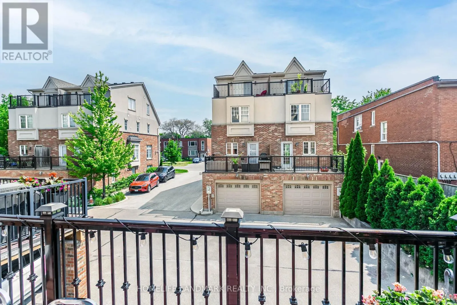 523B ROYAL YORK ROAD