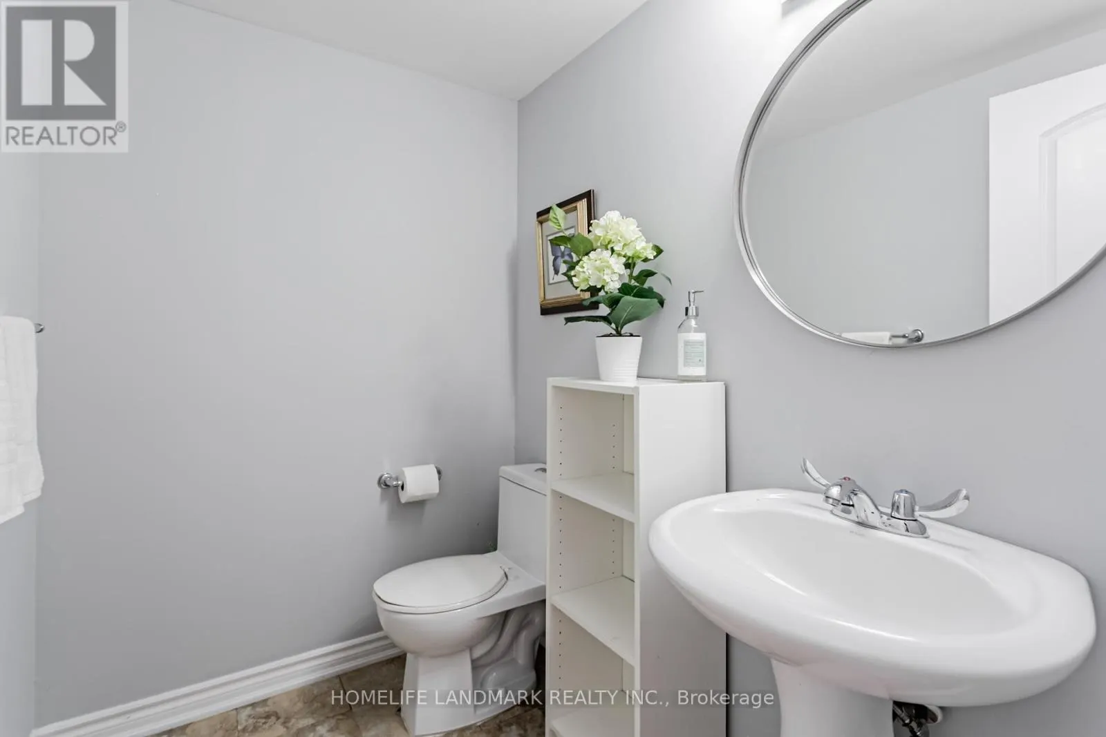 523B ROYAL YORK ROAD