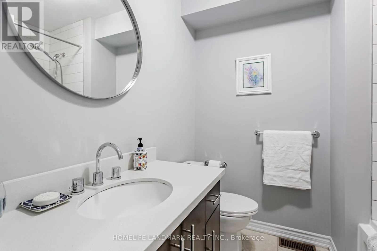 523B ROYAL YORK ROAD