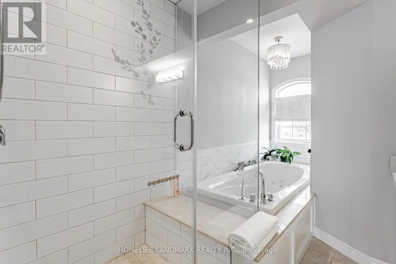 523B ROYAL YORK ROAD