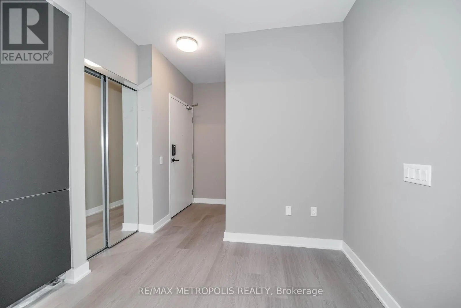 3206 - 3883 QUARTZ ROAD