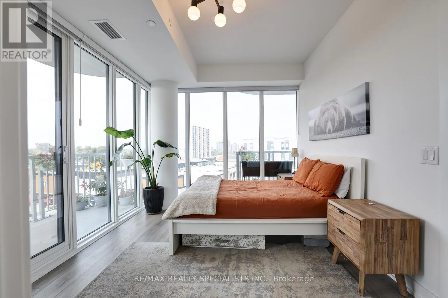 604 - 220 MISSINNIHE WAY