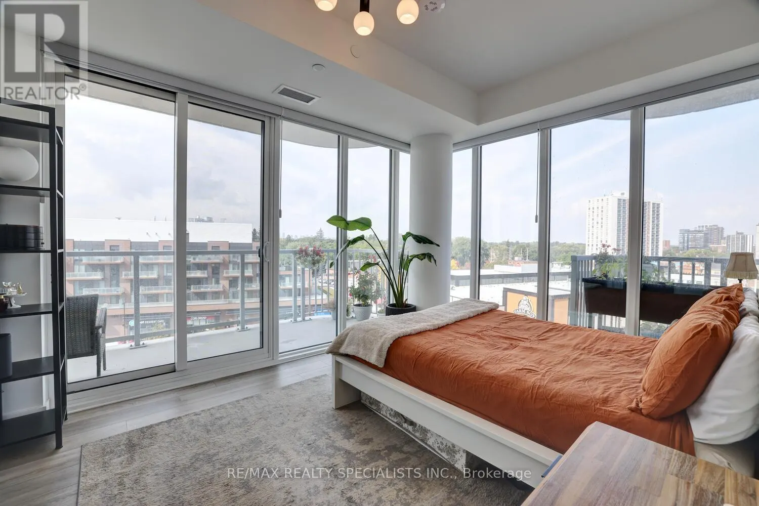 604 - 220 MISSINNIHE WAY
