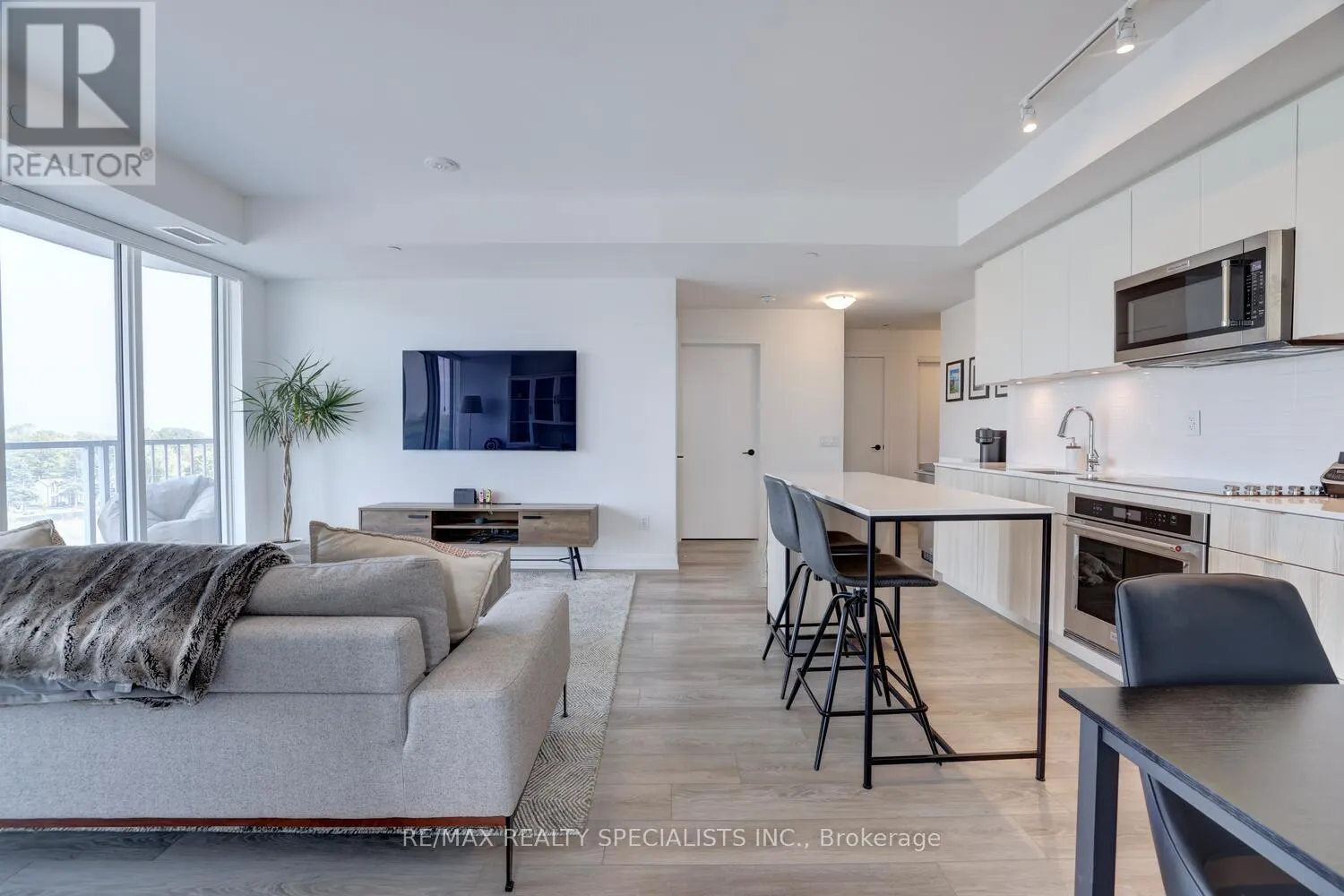 604 - 220 MISSINNIHE WAY