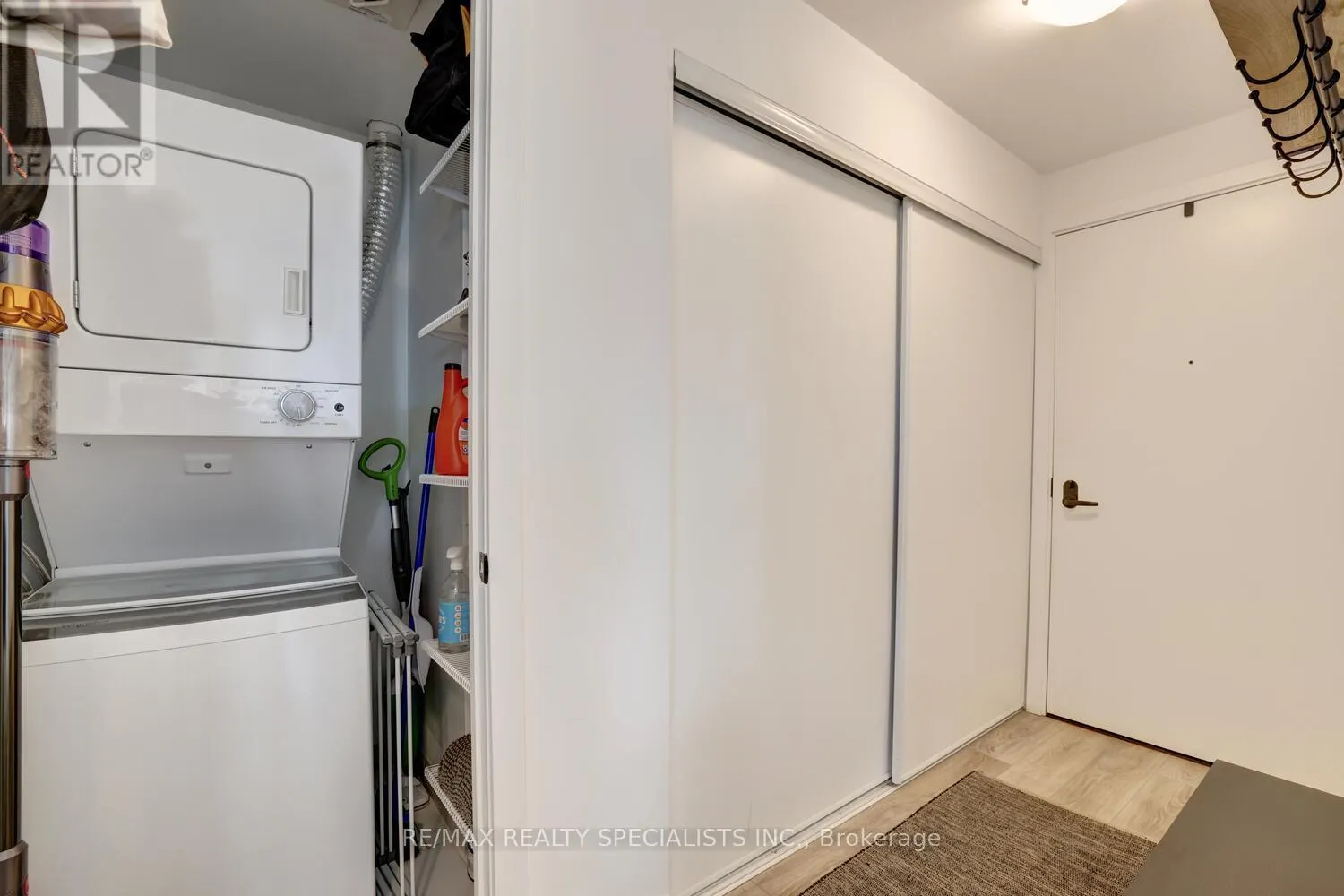 604 - 220 MISSINNIHE WAY