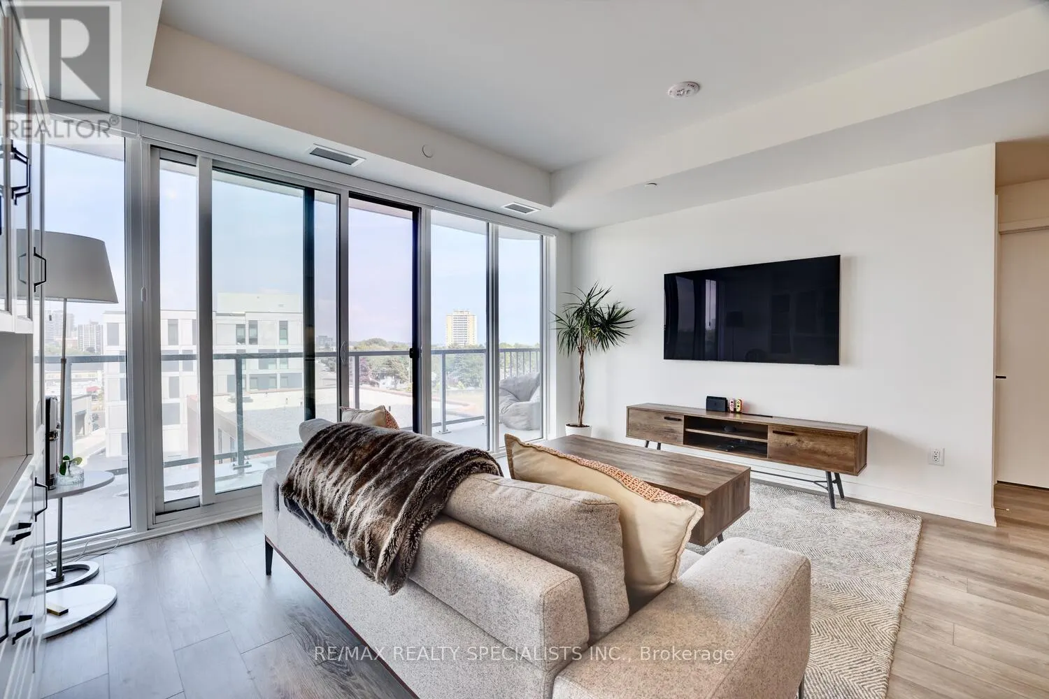 604 - 220 MISSINNIHE WAY