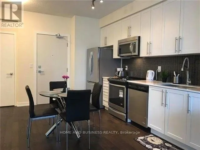 1505 - 510 CURRAN PLACE