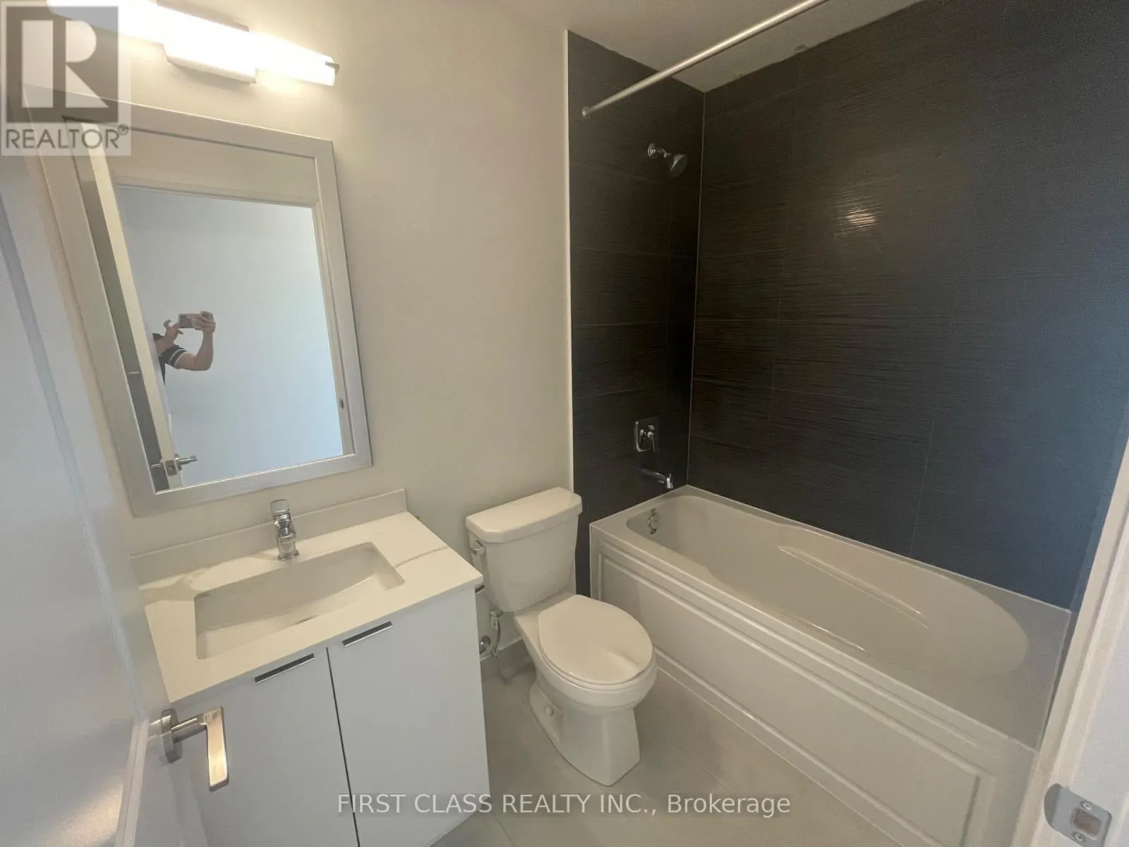 1201 - 15 WATERGARDEN DRIVE