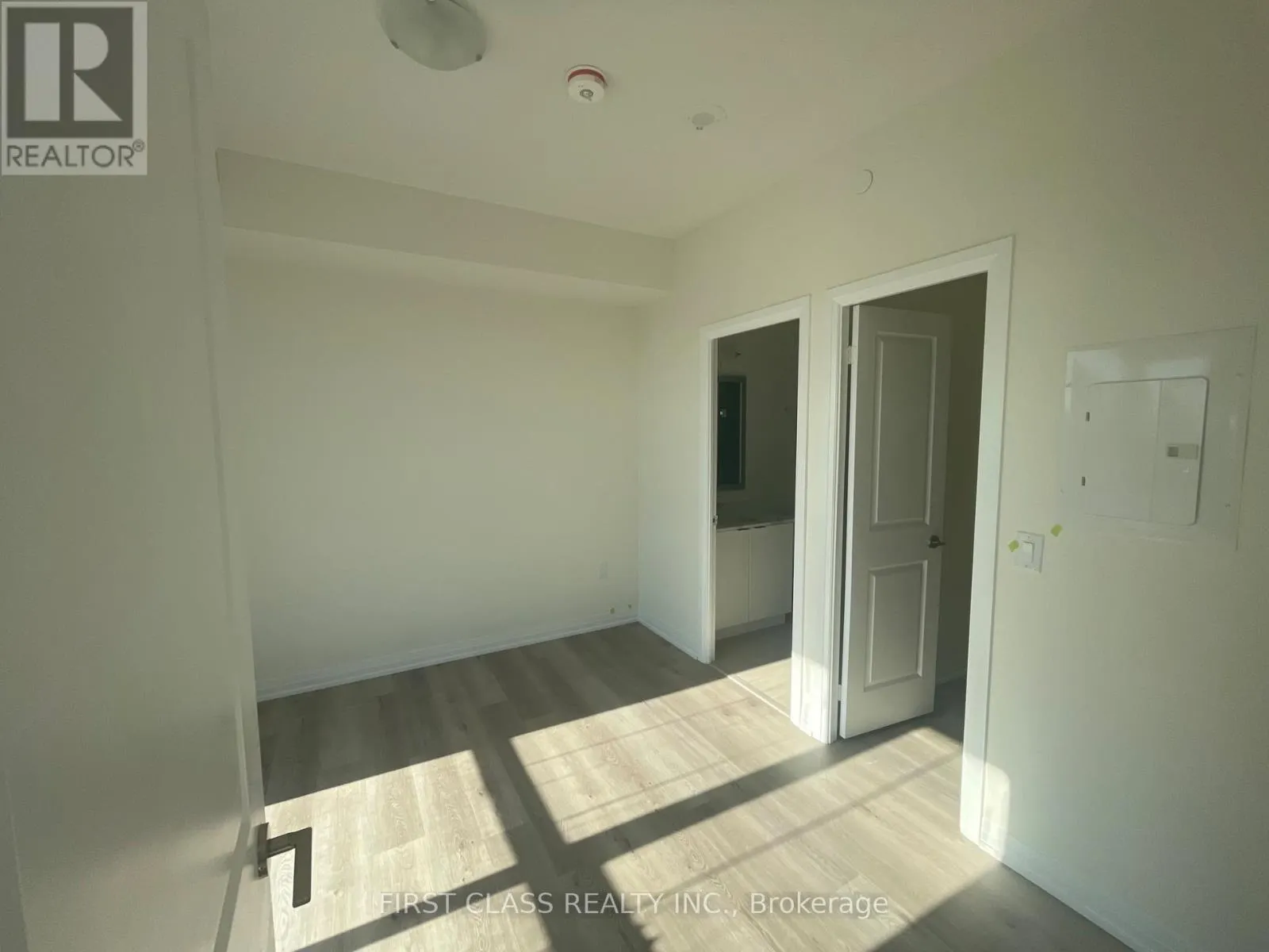 1201 - 15 WATERGARDEN DRIVE