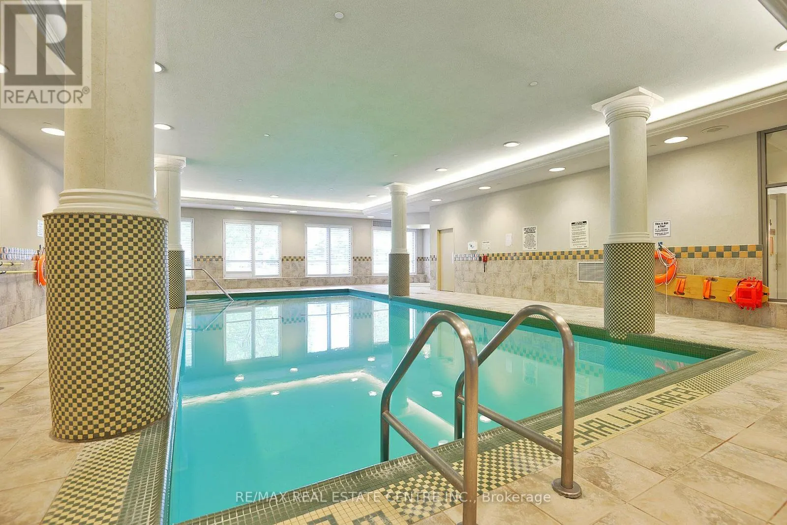 1227 - 5233 DUNDAS STREET W