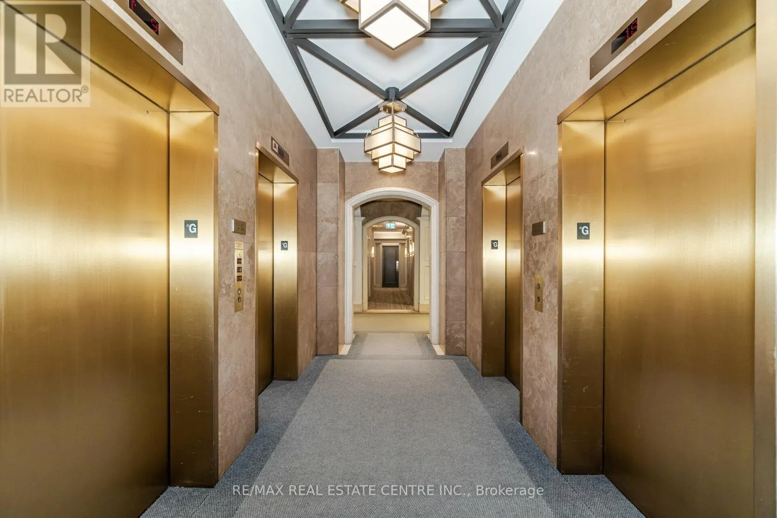 1227 - 5233 DUNDAS STREET W