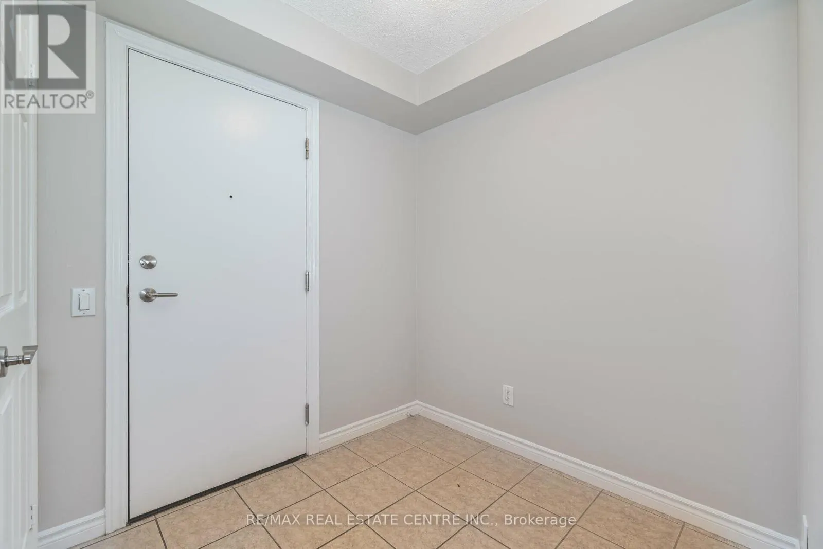 1227 - 5233 DUNDAS STREET W