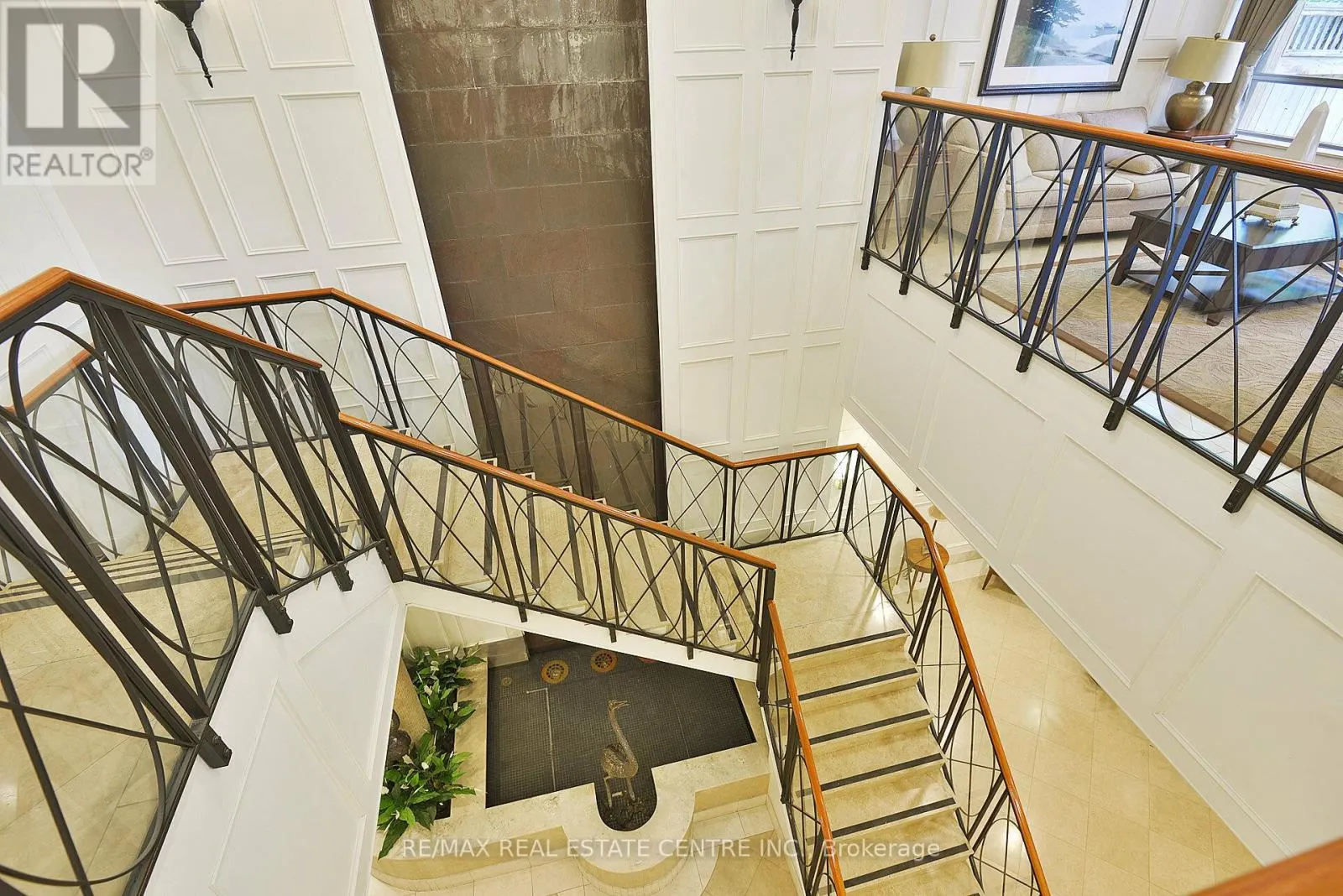 1227 - 5233 DUNDAS STREET W