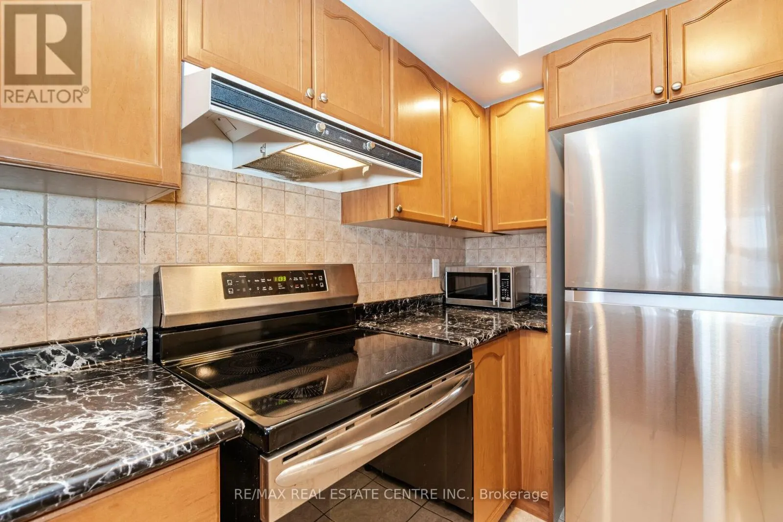 1227 - 5233 DUNDAS STREET W