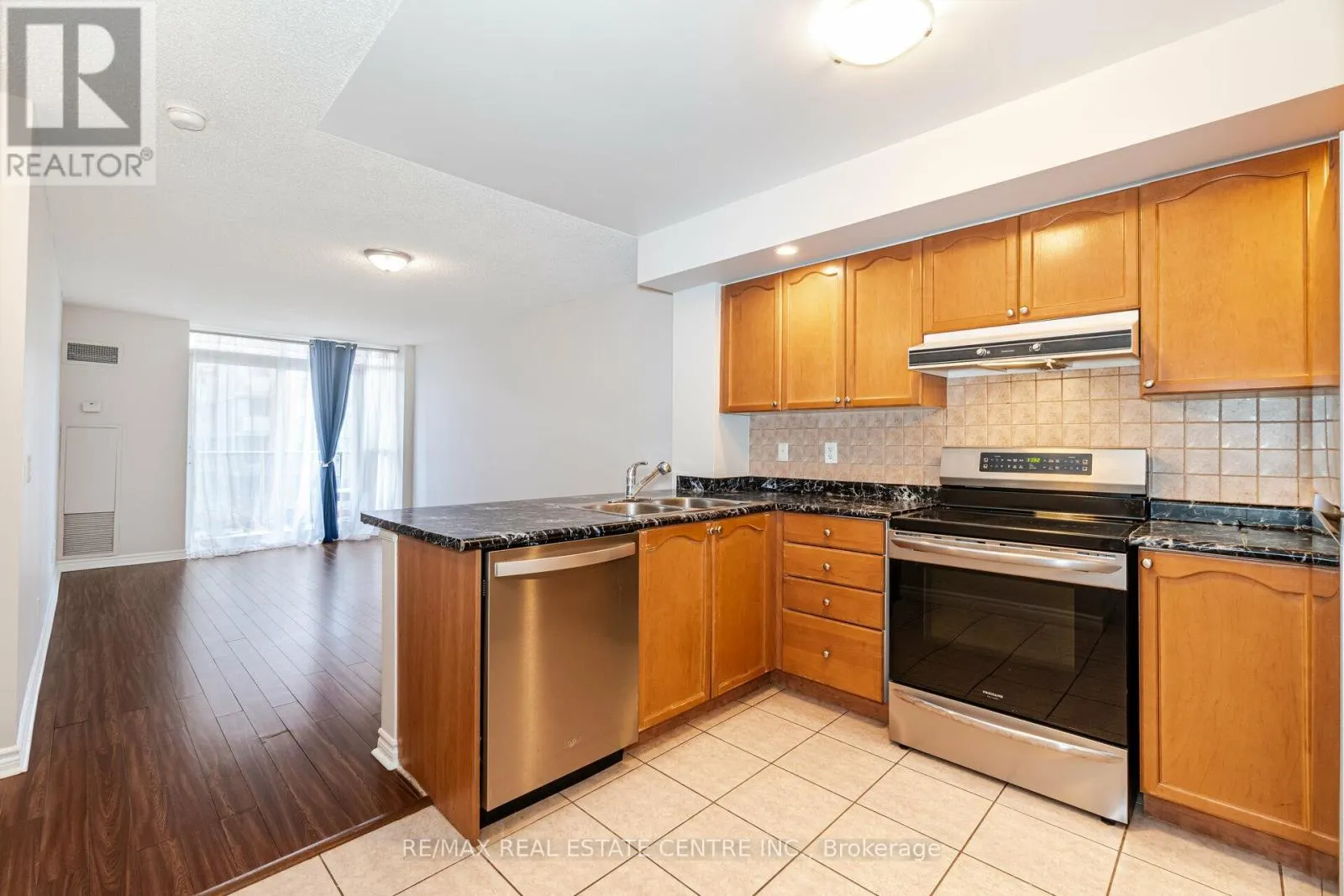 1227 - 5233 DUNDAS STREET W