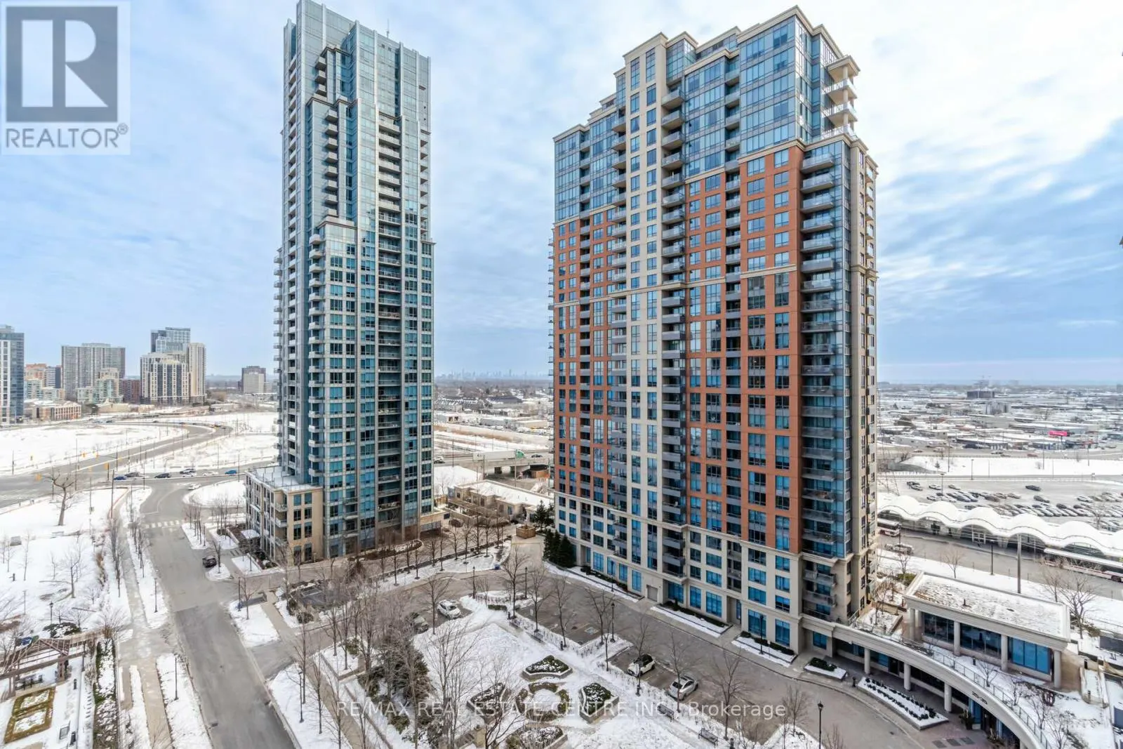 1227 - 5233 DUNDAS STREET W