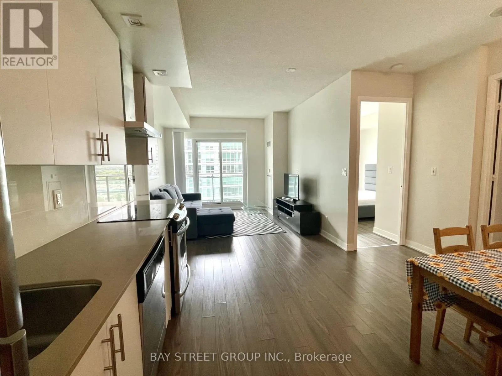 1634 - 165 LEGION ROAD N