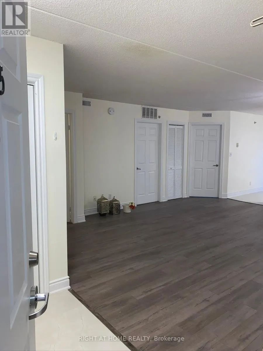 105 - 1480 BISHOPS GATE E