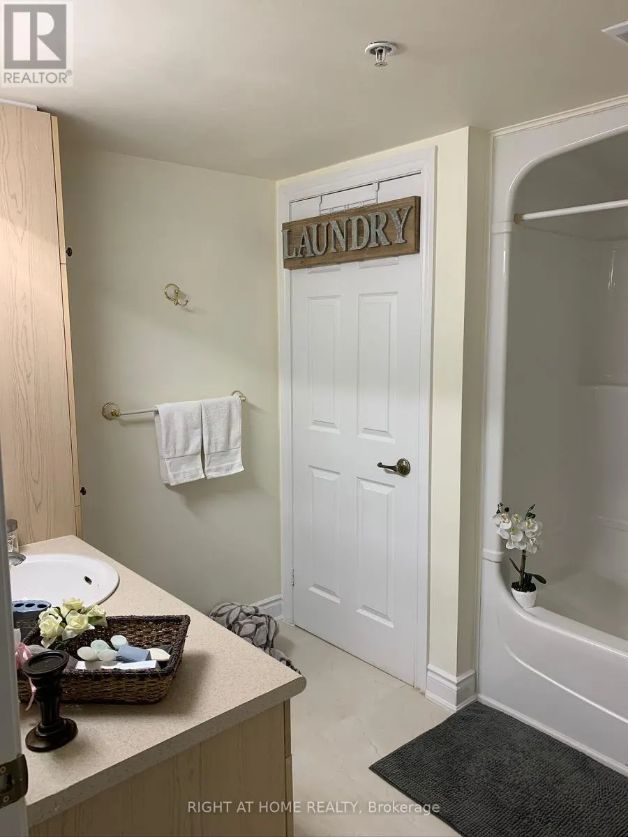 105 - 1480 BISHOPS GATE E