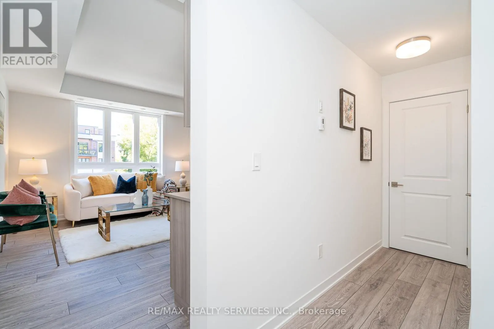 16 - 4017 HICKORY DRIVE