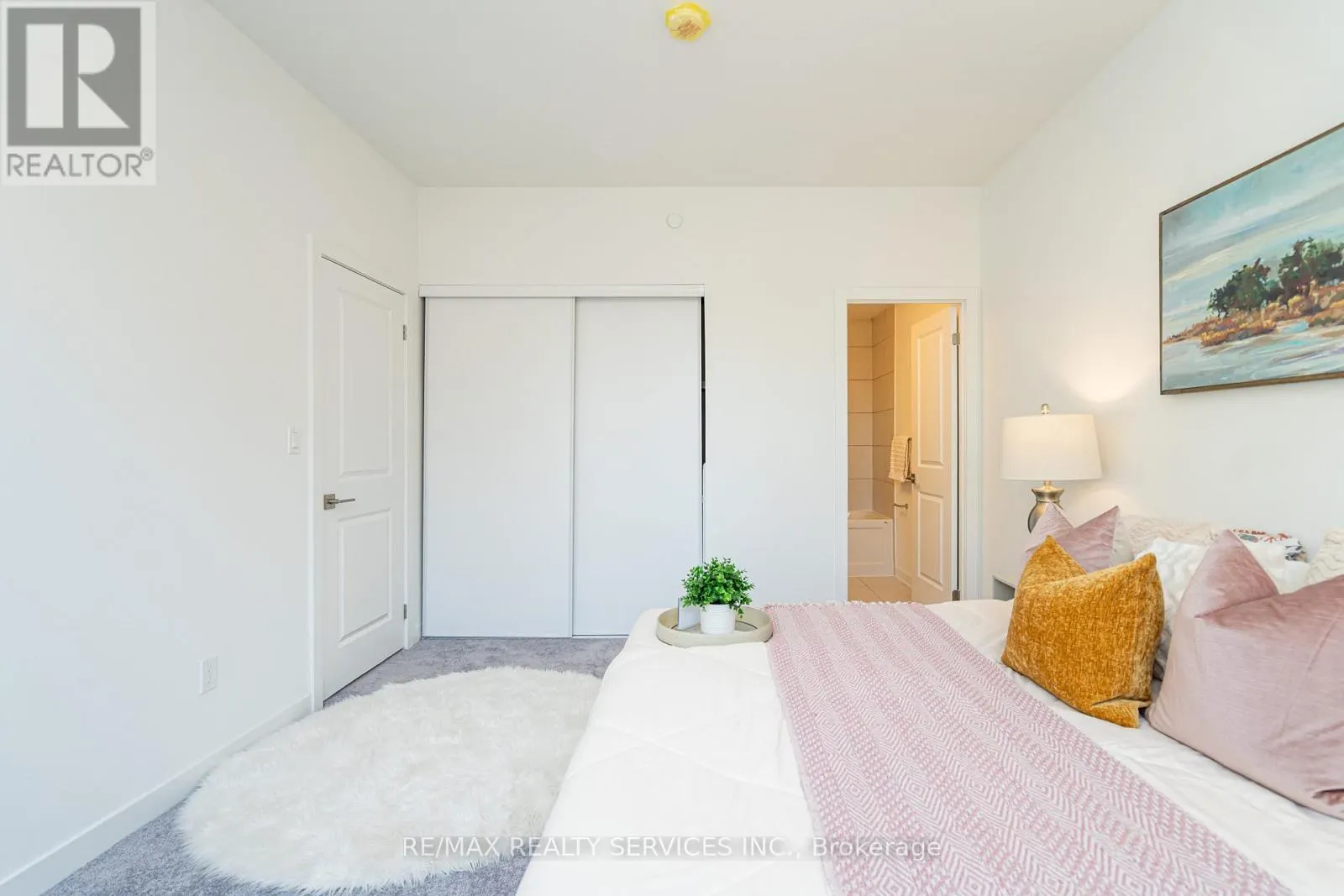 16 - 4017 HICKORY DRIVE