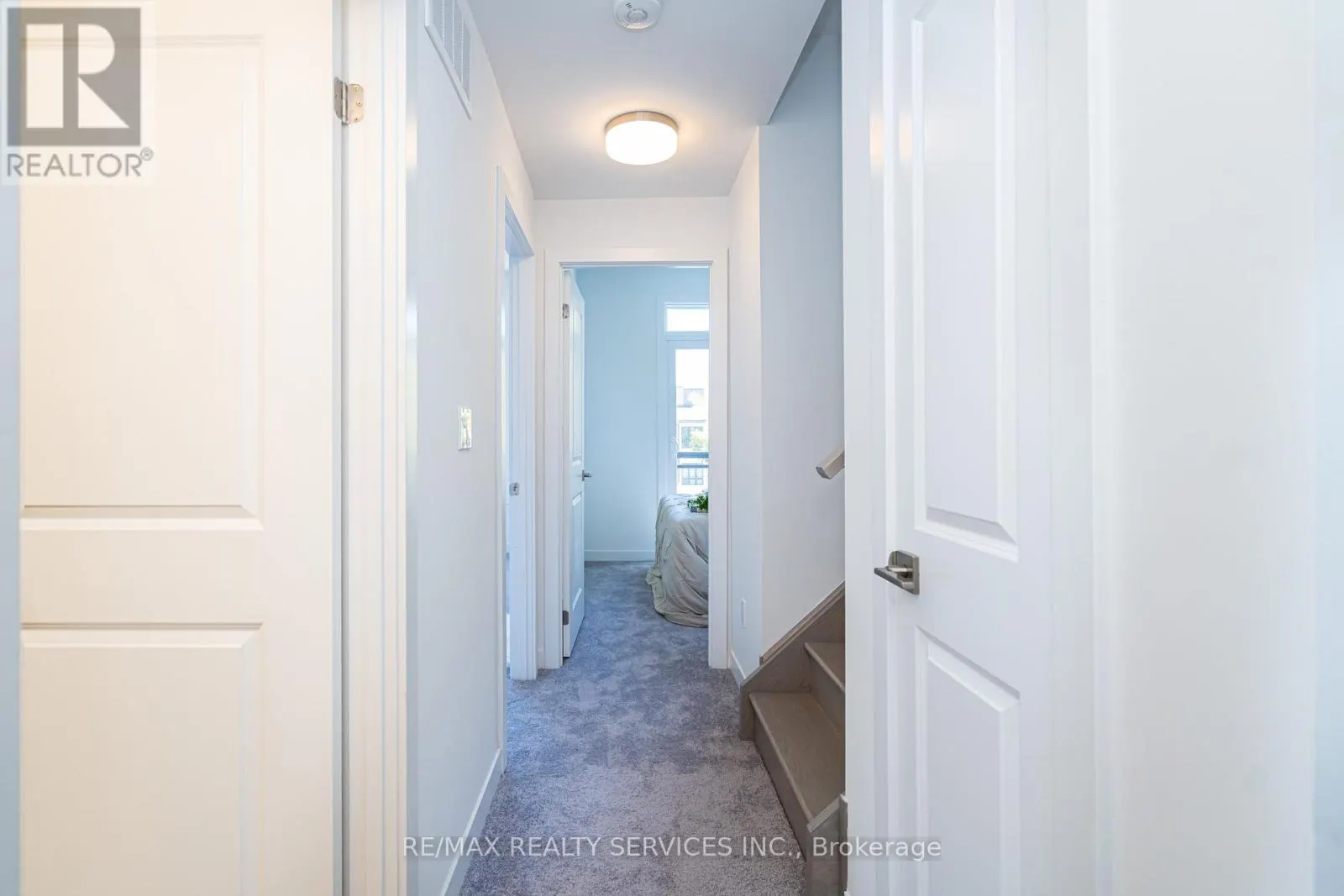 16 - 4017 HICKORY DRIVE