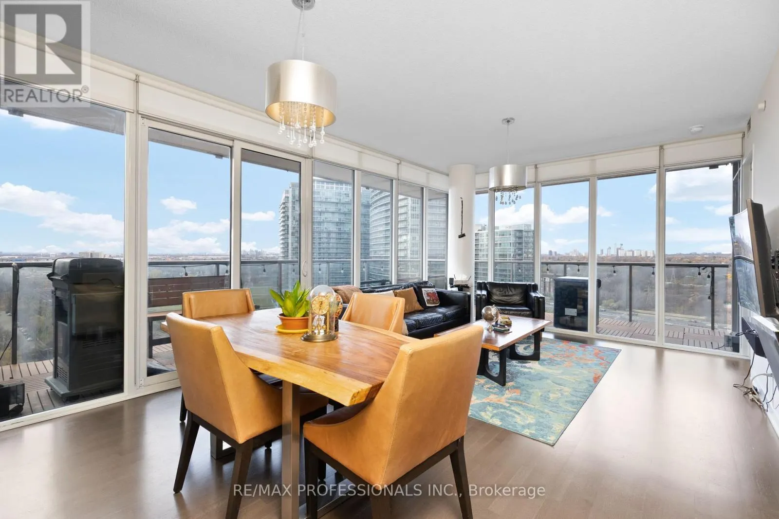 2016 - 88 PARK LAWN ROAD