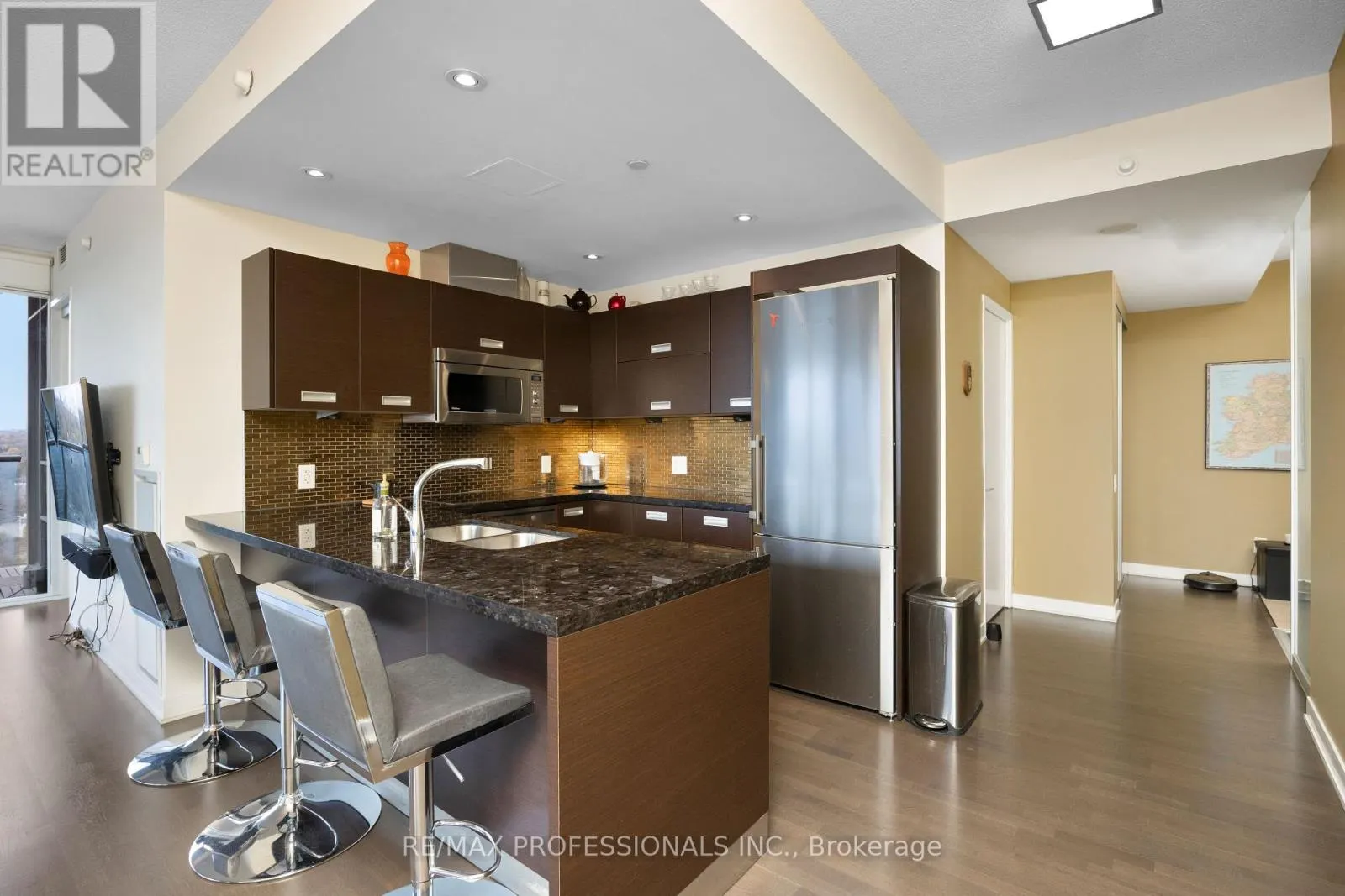 2016 - 88 PARK LAWN ROAD