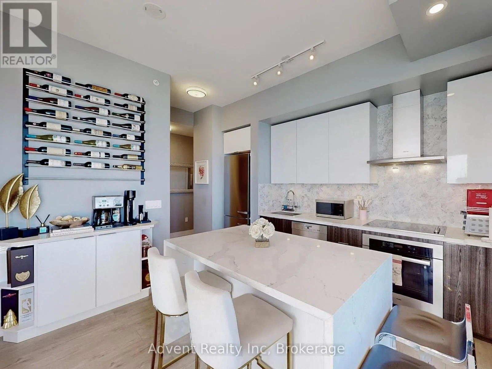 LPH07A - 30 SHORE BREEZE DRIVE