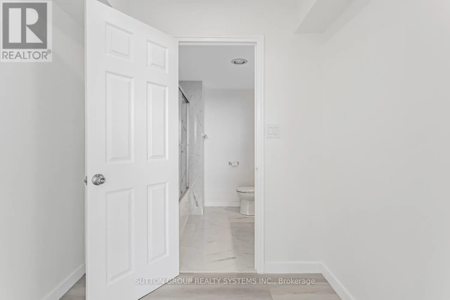 619 - 1001 CEDARGLEN GATE