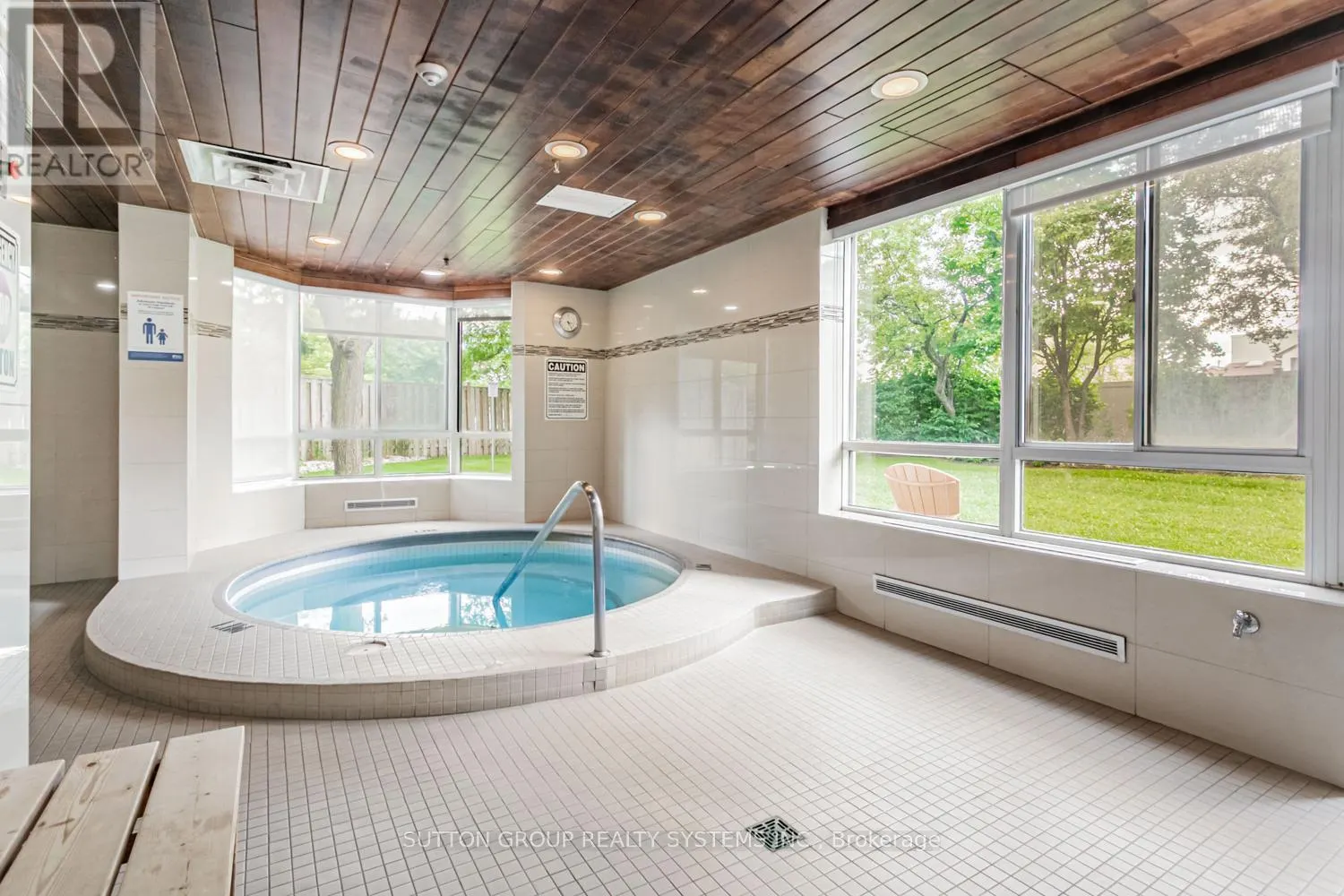 619 - 1001 CEDARGLEN GATE