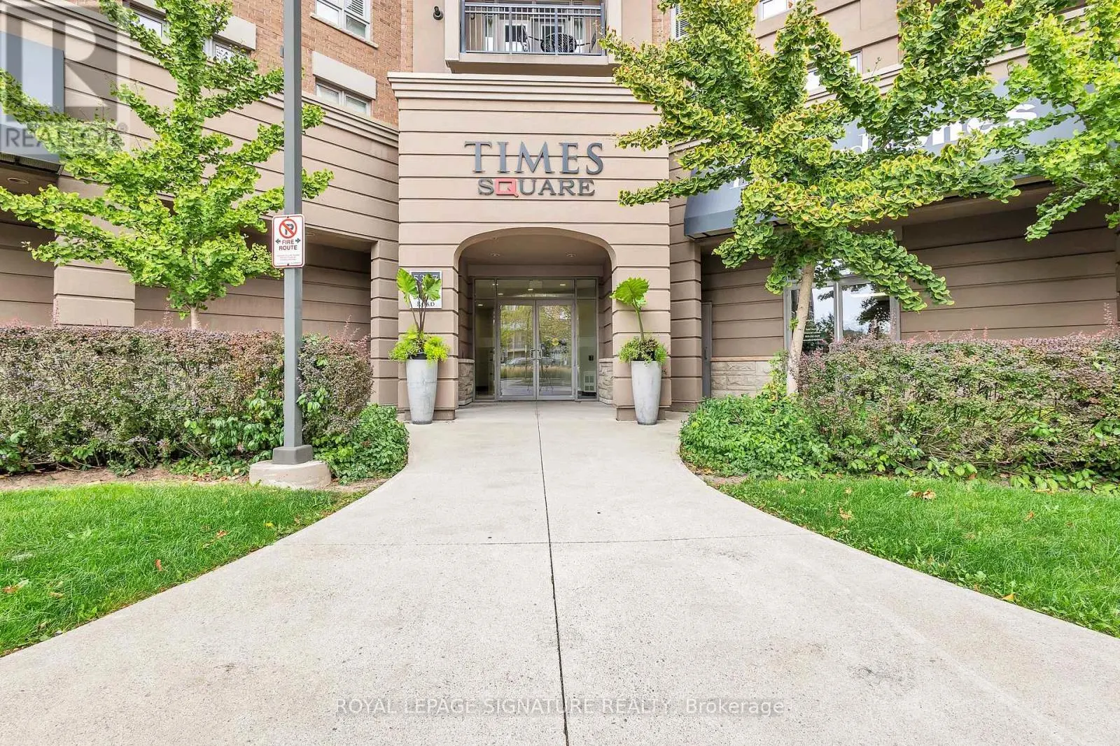 504 - 5327 UPPER MIDDLE ROAD W