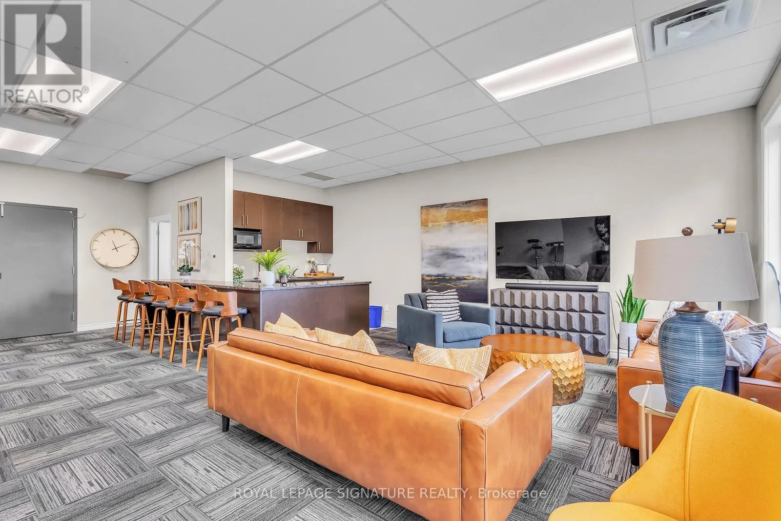 504 - 5327 UPPER MIDDLE ROAD W