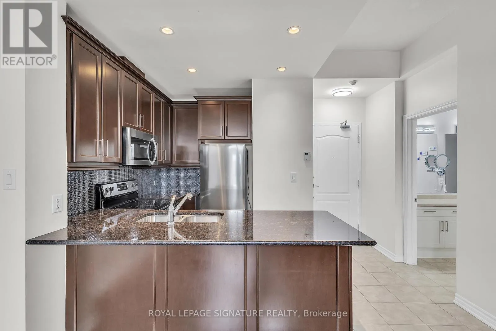 504 - 5327 UPPER MIDDLE ROAD W
