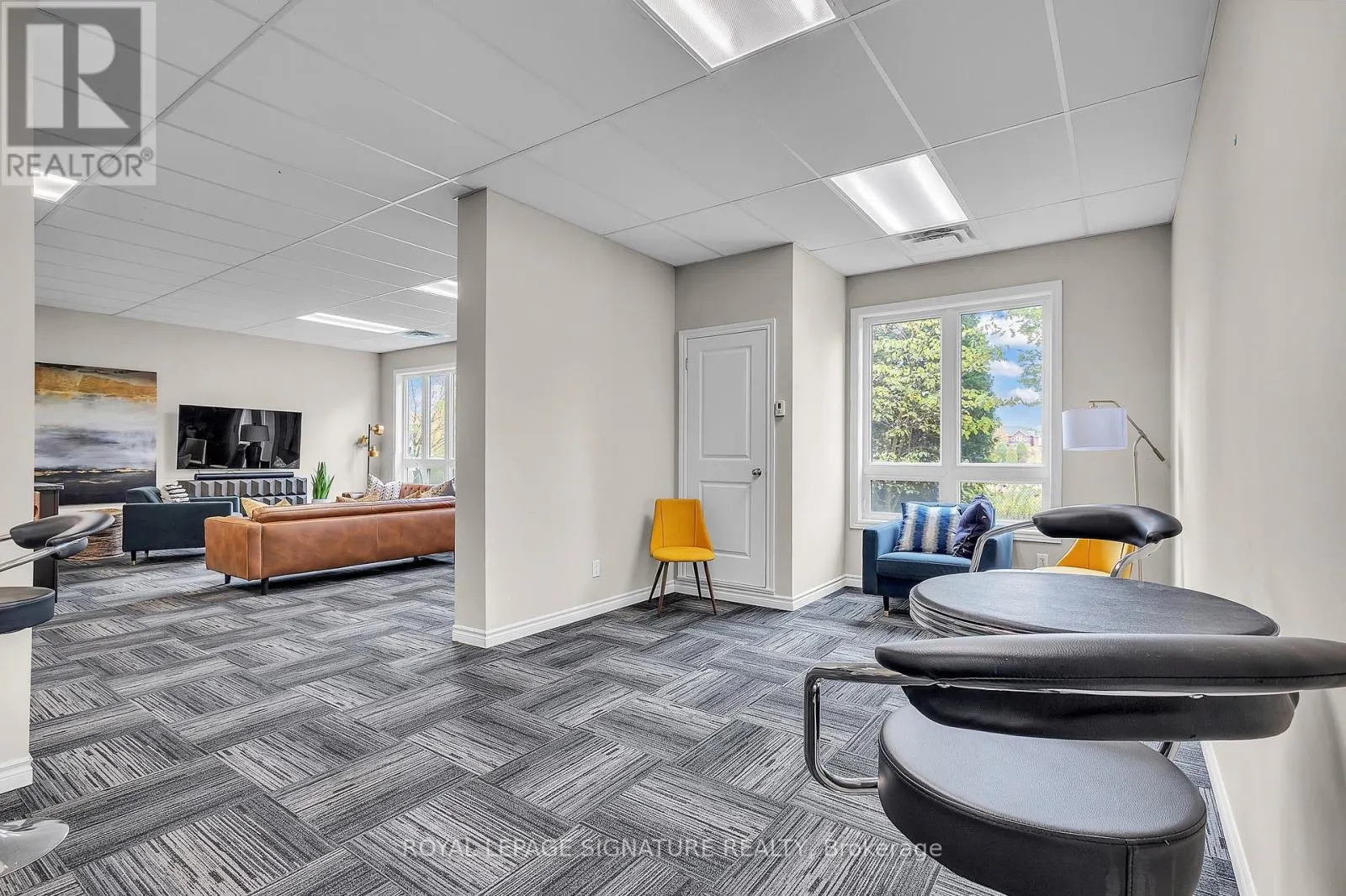 504 - 5327 UPPER MIDDLE ROAD W