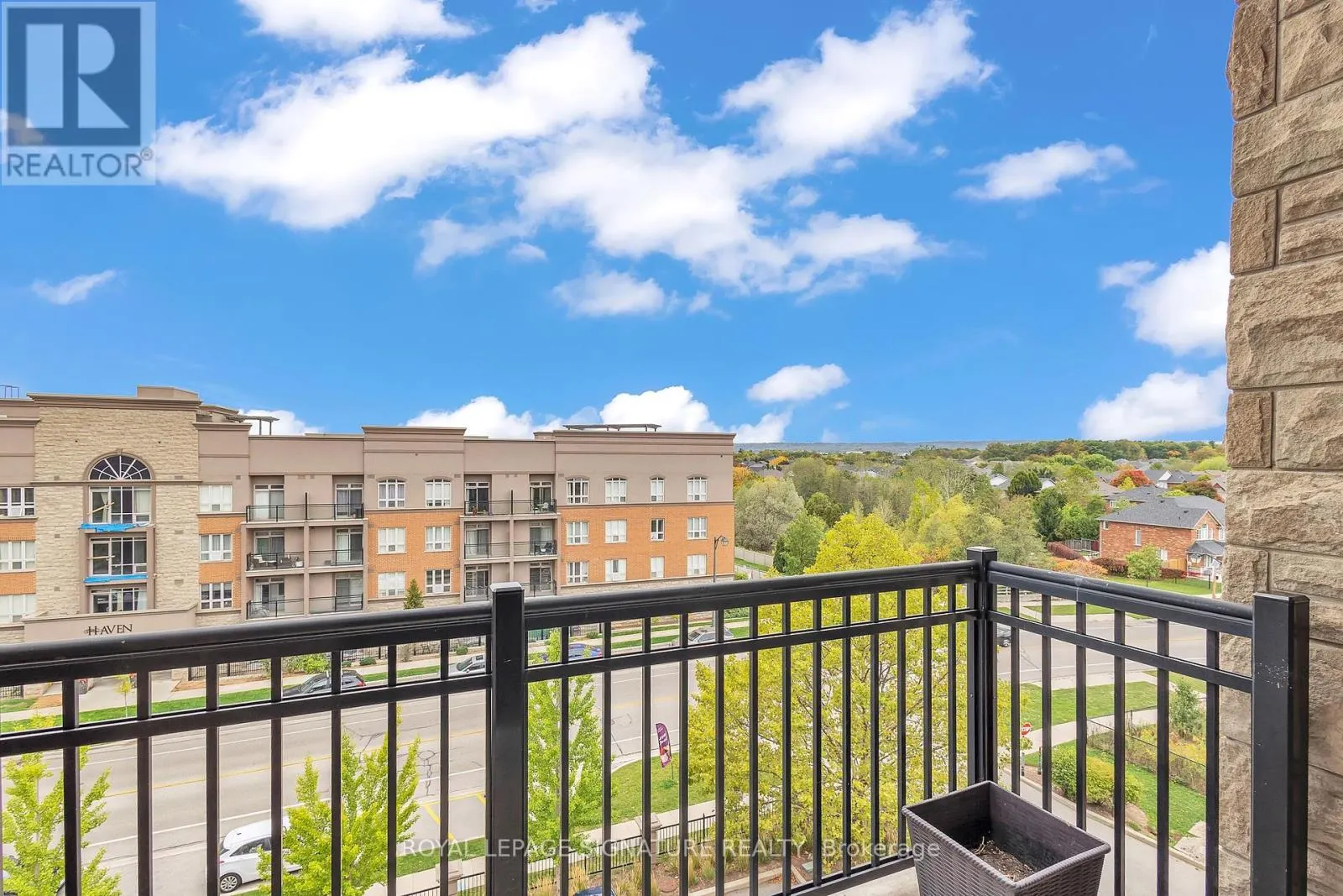 504 - 5327 UPPER MIDDLE ROAD W
