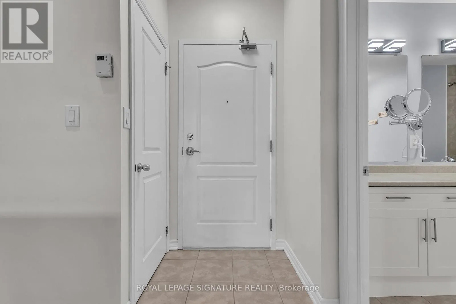 504 - 5327 UPPER MIDDLE ROAD W