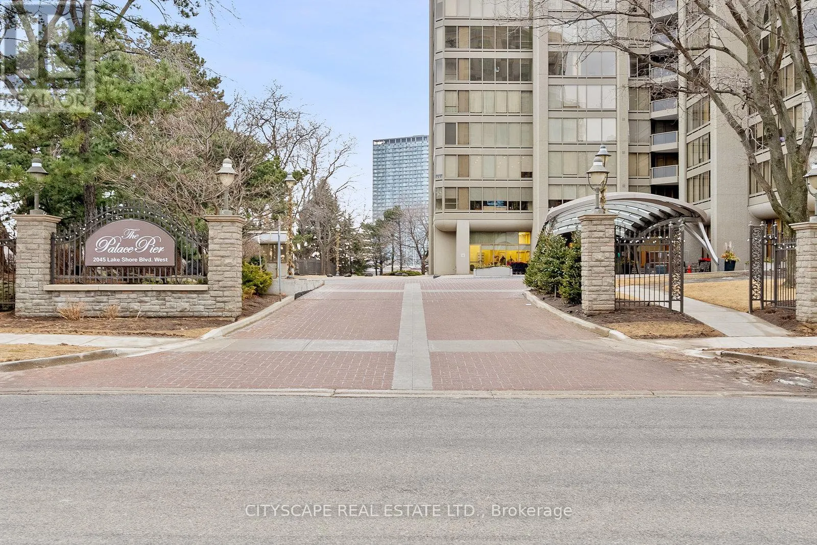 202 - 2045 LAKE SHORE BOULEVARD W