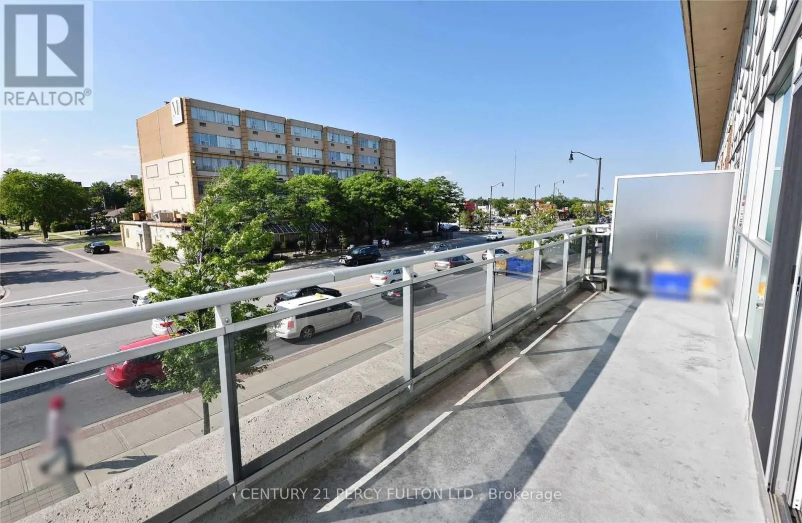 218 - 215 QUEEN STREET E
