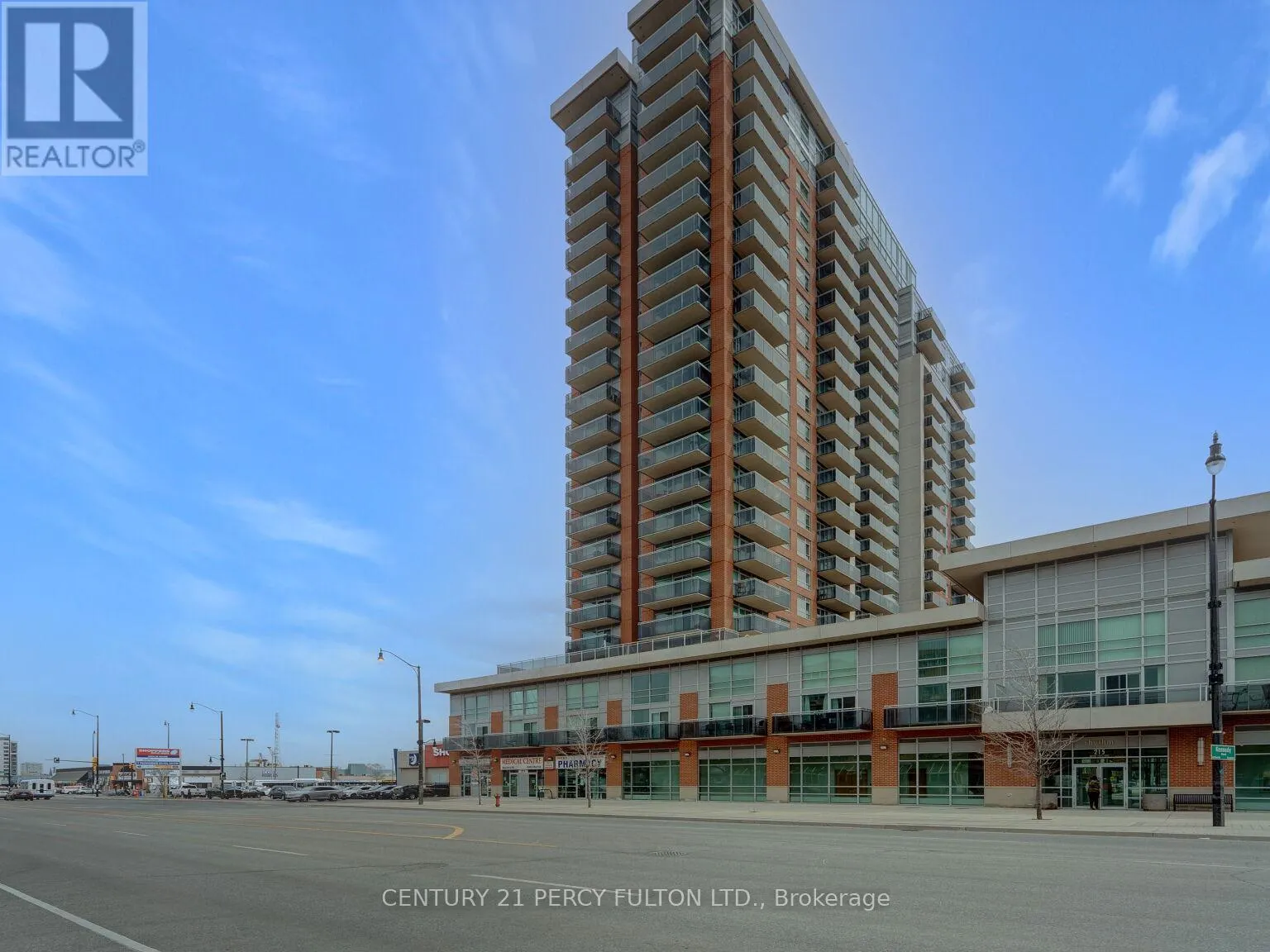 218 - 215 QUEEN STREET E