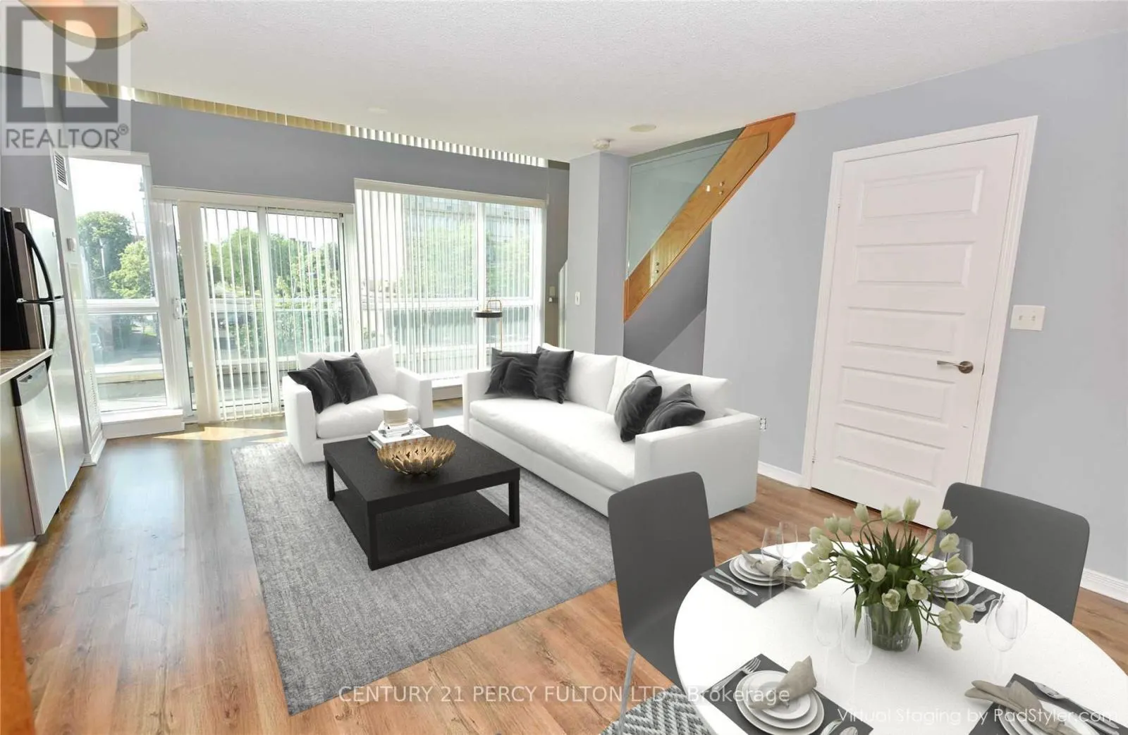 218 - 215 QUEEN STREET E