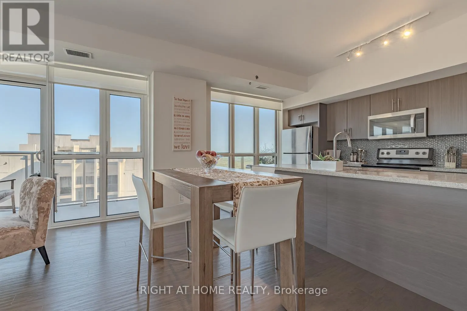 1603 - 55 SPEERS ROAD