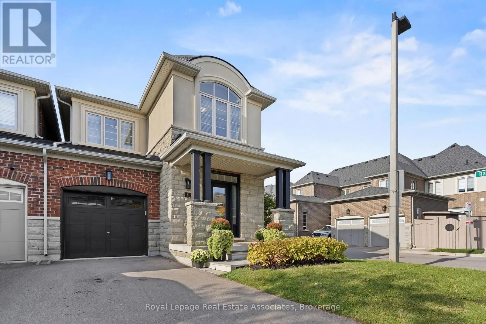 8 SIERRA CRESCENT