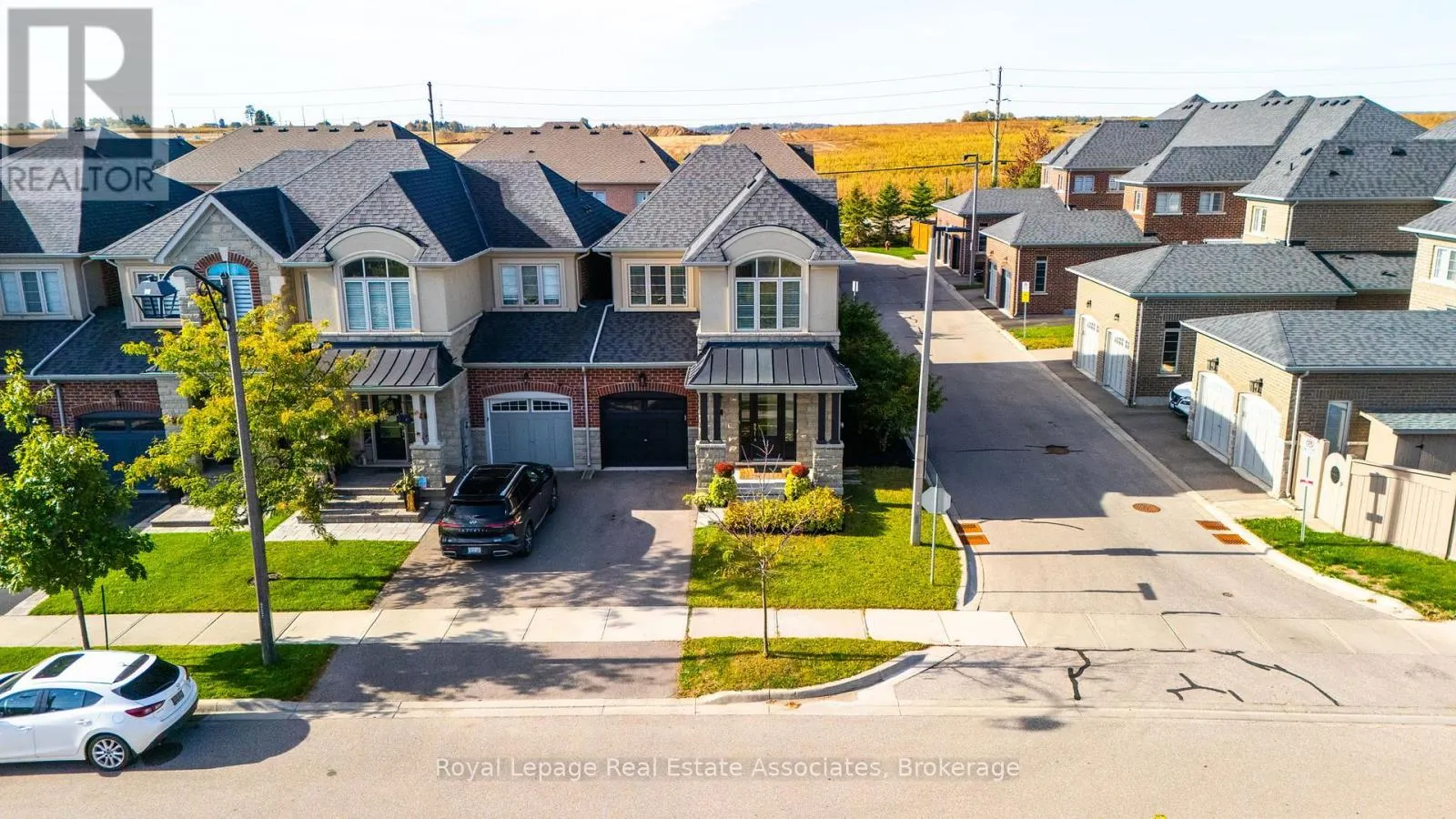 8 SIERRA CRESCENT