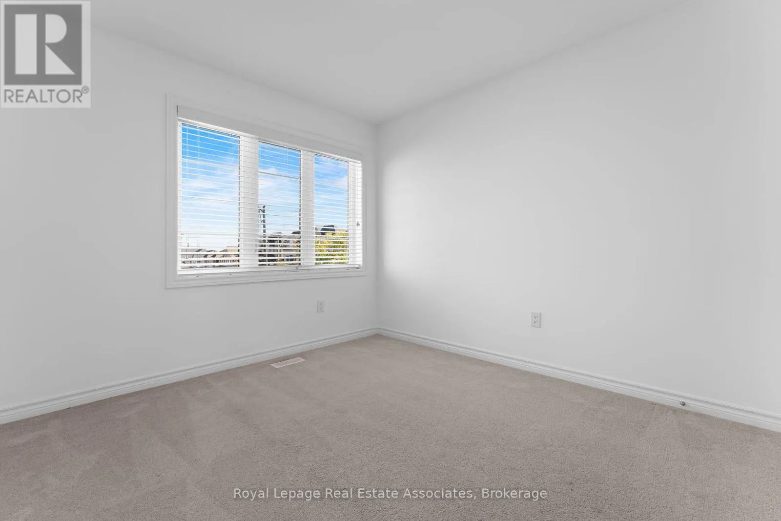 8 SIERRA CRESCENT