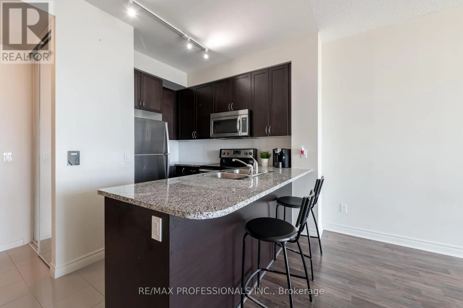1511 - 339 RATHBURN ROAD