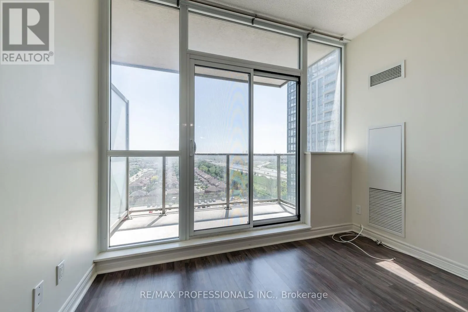 1511 - 339 RATHBURN ROAD