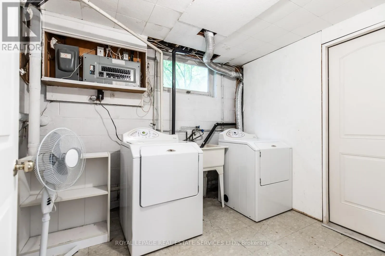 UNIT #2 - 227 LAKESHORE ROAD W