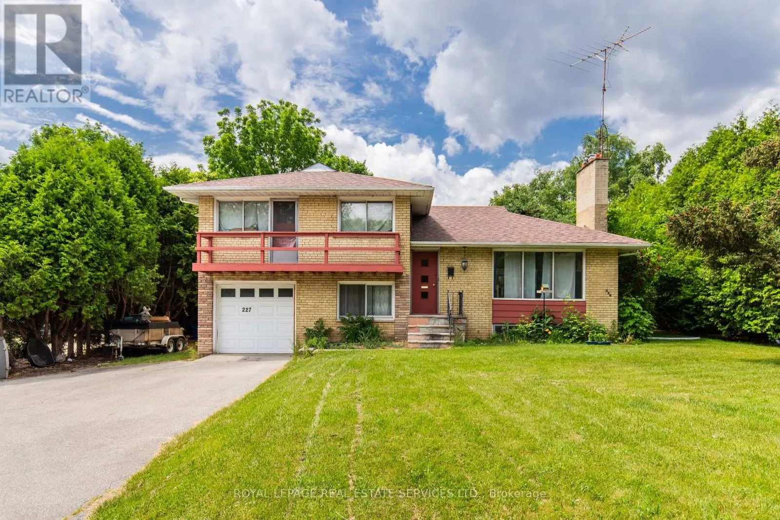 UNIT #2 - 227 LAKESHORE ROAD W