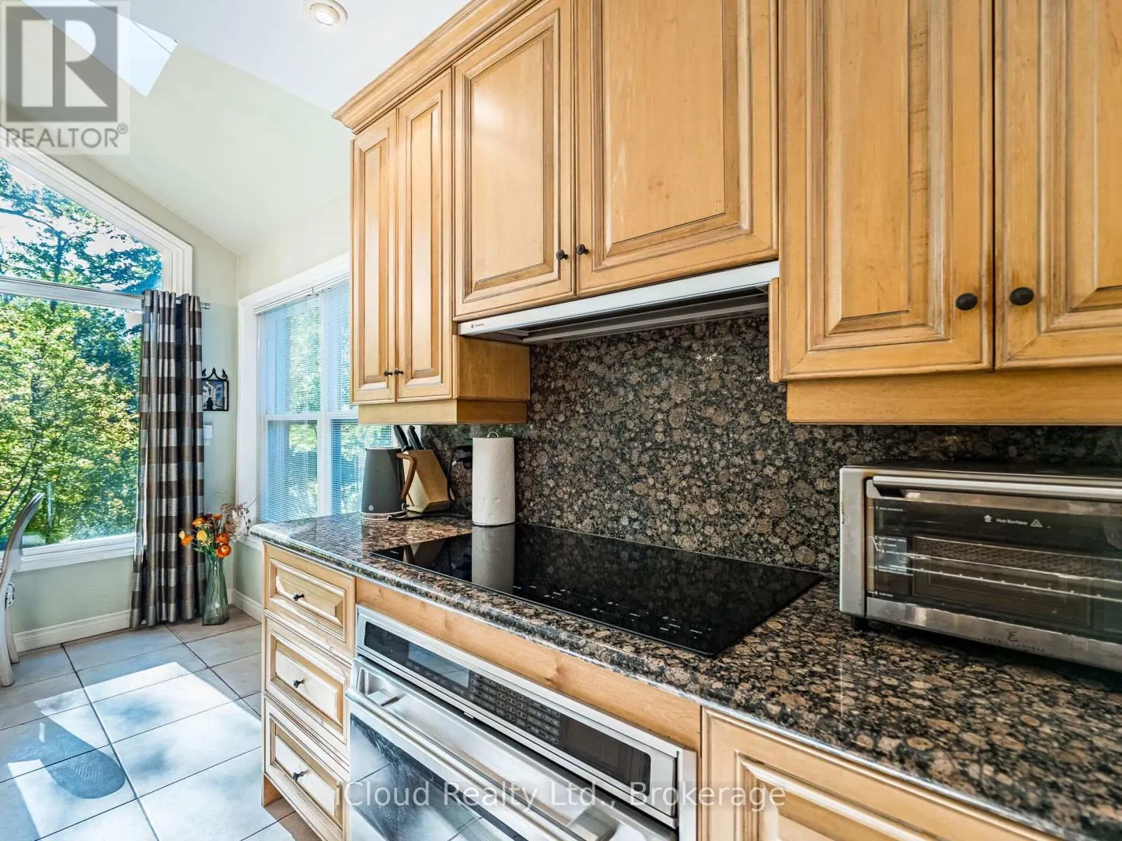 1529 BALLYCLARE DRIVE